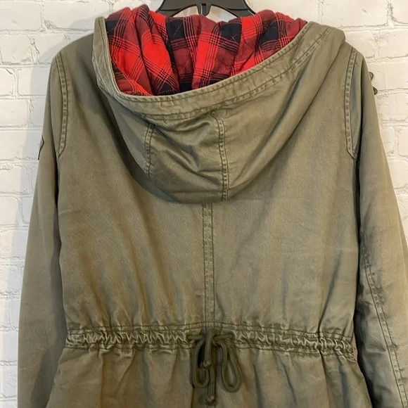 Hollister Olive Green with Buffalo plaid lining warm weather Parker Coat Jacket - Picture 9 of 9
